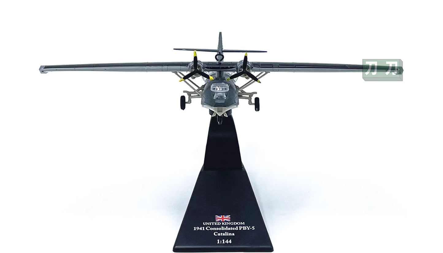 1-144 British PBY-5 Catalina seaplane model World War II version