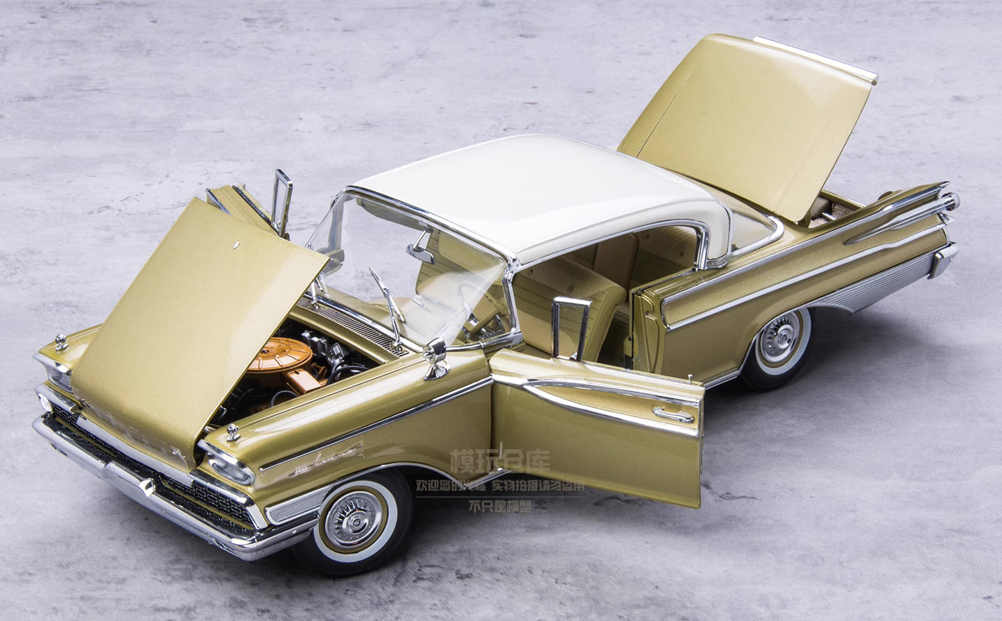 1-18 Mercury Parklane Platinum Edition Alloy Car Model
