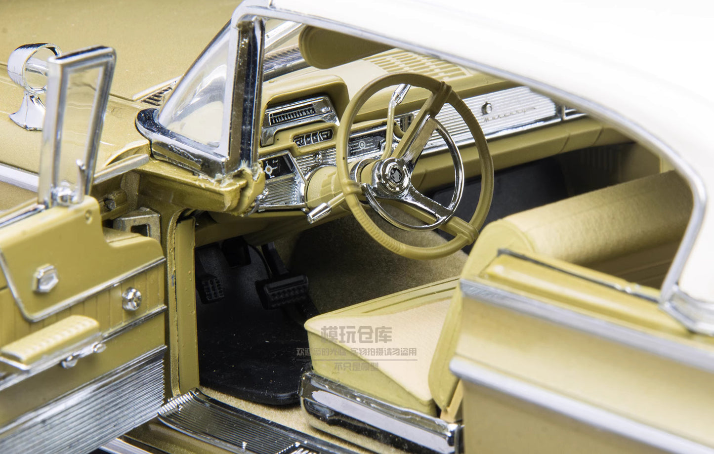 1-18 Mercury Parklane Platinum Edition Alloy Car Model