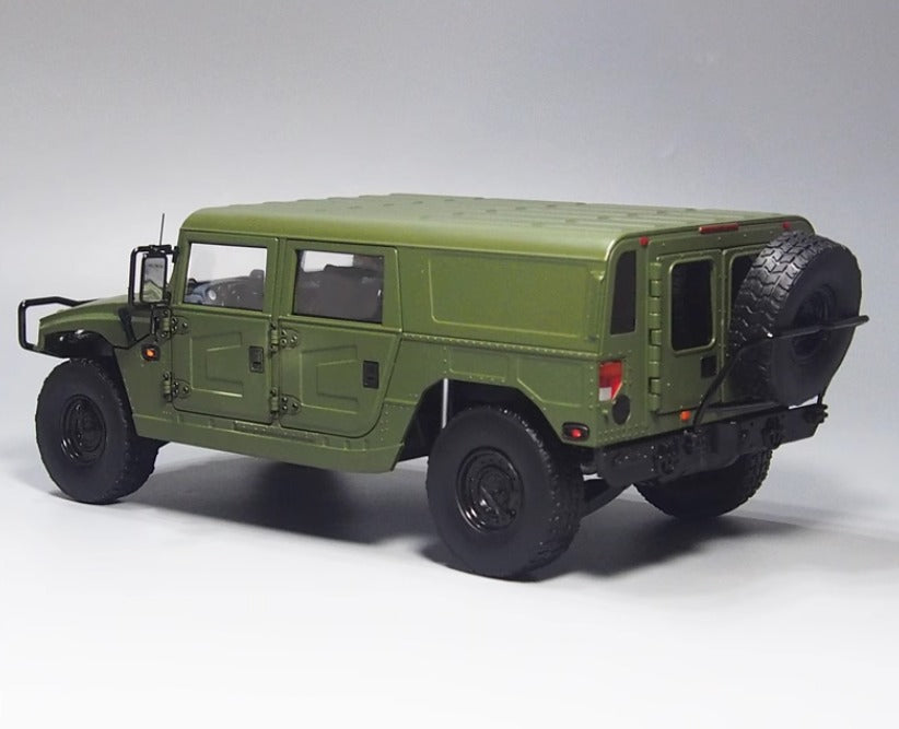 1-18 original Dongfeng Mengshi military vehicle model
