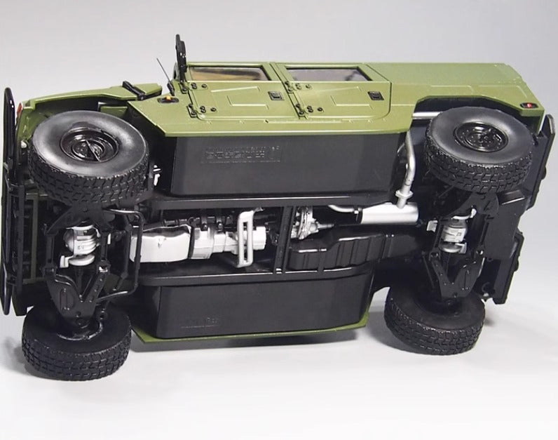 1-18 original Dongfeng Mengshi military vehicle model