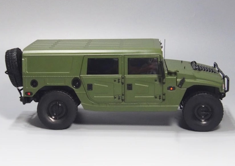 1-18 original Dongfeng Mengshi military vehicle model