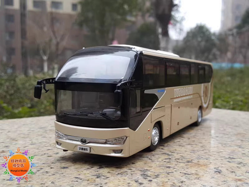 1-42  Yutong tourist bus alloy car model