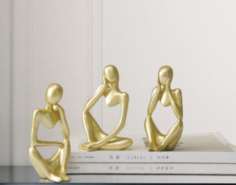 Abdomenless women sculpture