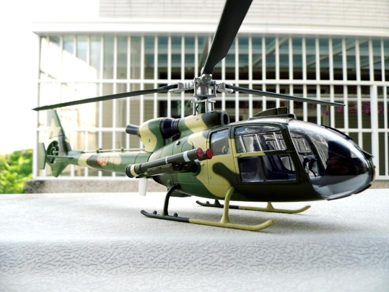 Chinese army Gazelle helicopter alloy model 1-32