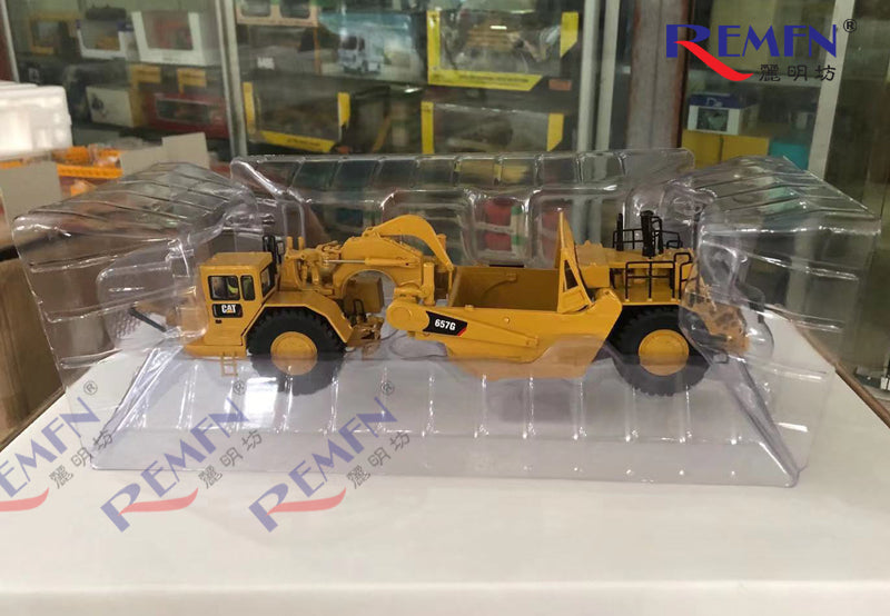 DM CAT 657G Caterpillar wheeled scraper alloy truck model