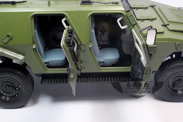 Dongfeng off-road armored vehicle 1:18 alloy car model