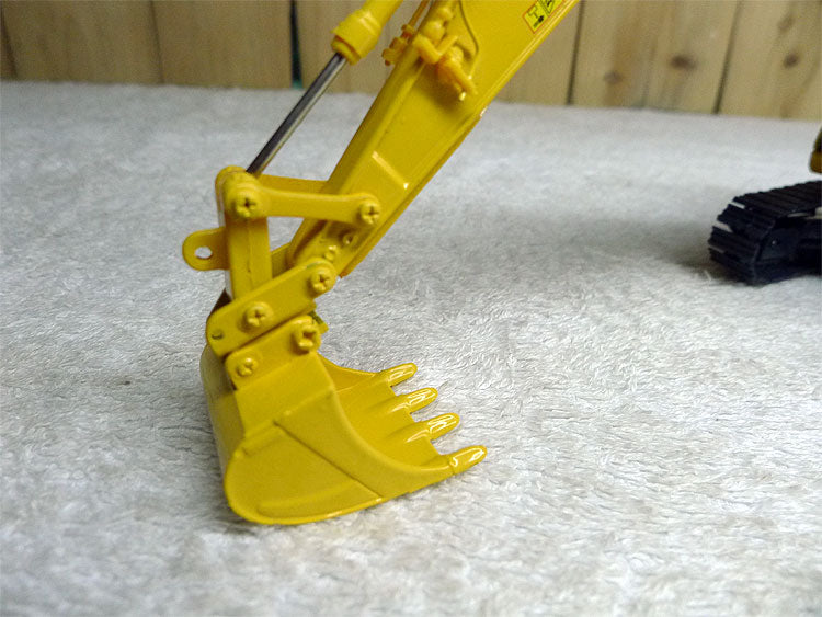 Komatsu HB205-Excavator Forklift Alloy UH 1-50
