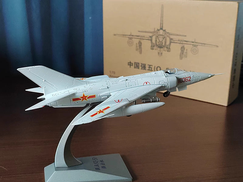 Strong 5 Q5 fighter vintage aircraft simulation alloy model