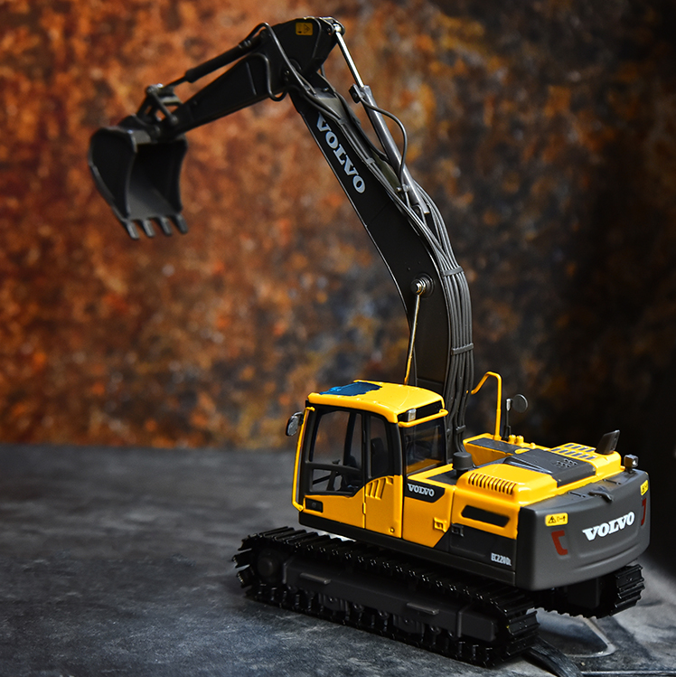 Volvo EC220DL alloy excavator model 1/50
