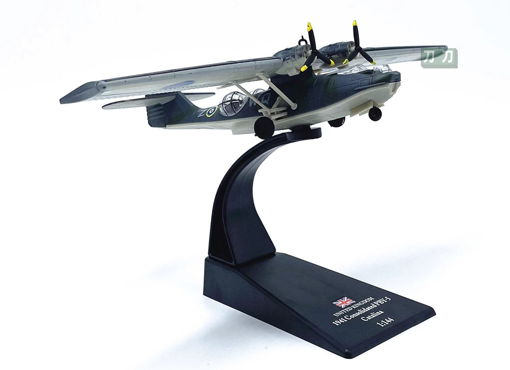 1-144 British PBY-5 Catalina seaplane model World War II version