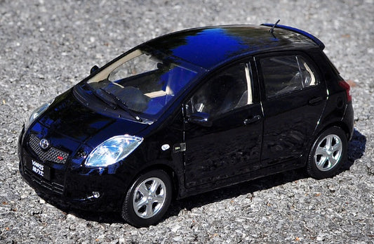 1-18 GAC TOYOTA YARIS ALLOY CAR MODEL