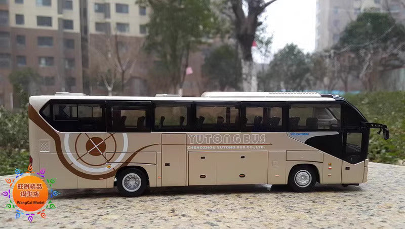1-42  Yutong tourist bus alloy car model