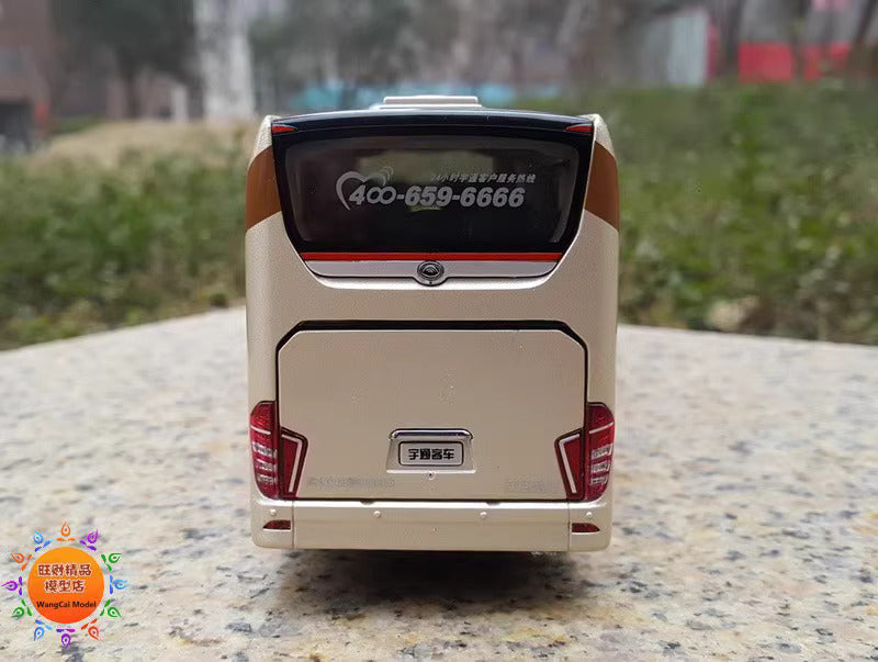 1-42  Yutong tourist bus alloy car model