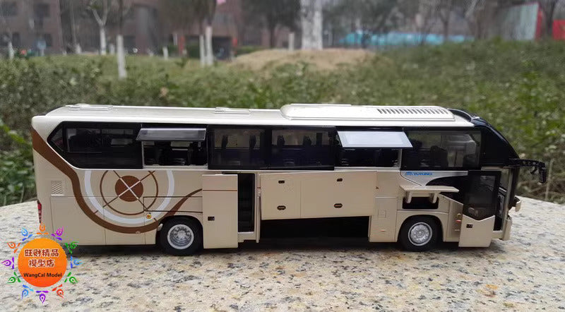1-42  Yutong tourist bus alloy car model
