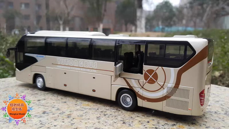 1-42  Yutong tourist bus alloy car model