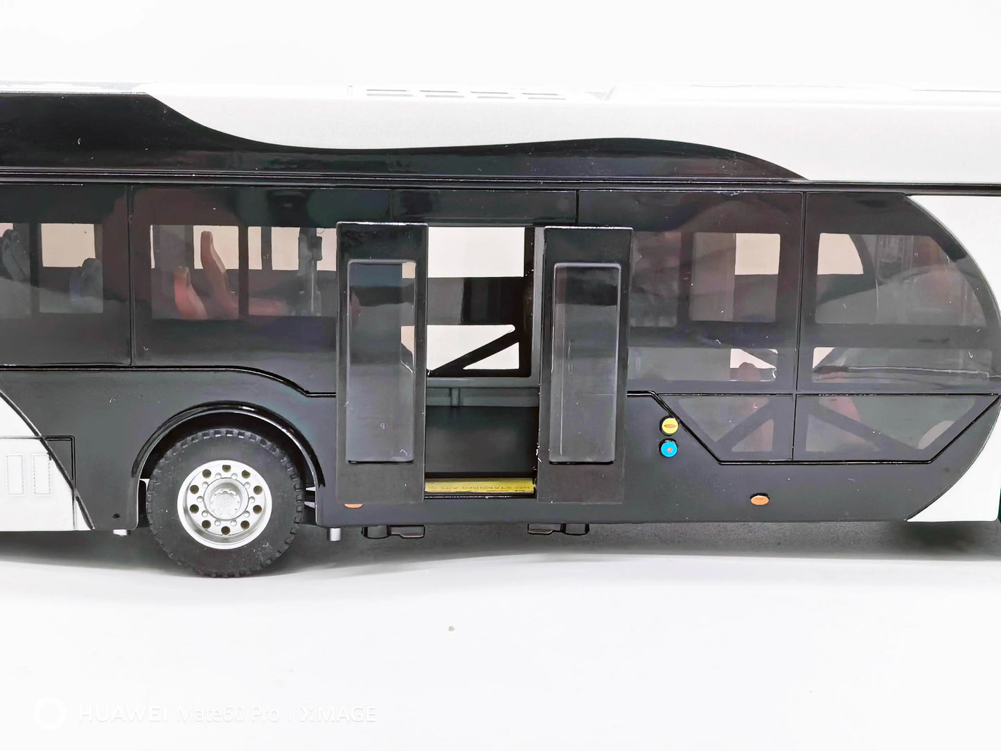 1-43 Shanghai Bus Alloy  Model