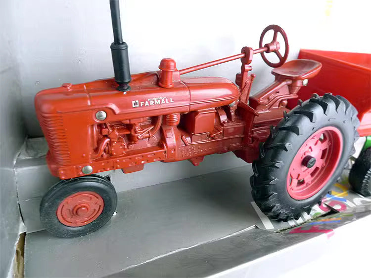 CASE Farmall H die-cast model tractor Ert