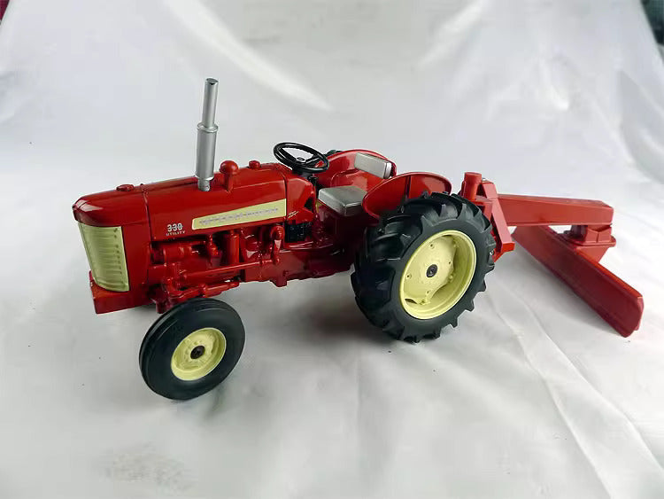 Case international 330U Die-cast model tractor with speader Ertl 1-16