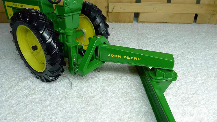 Deere 720 Deere Full Metal Tractor with Snow Shovel Construction ERTL 1-16