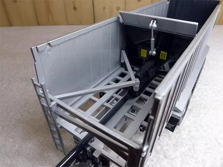 Fliegl ASW Die-cast model Ertl 1-32