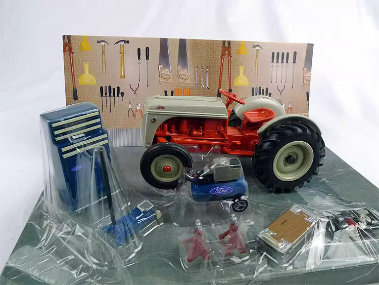 International Wagon Die-cast model tractor Ertl 1-16