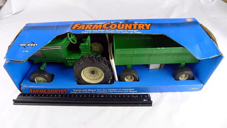 International Wagon Die-cast model tractor Ertl 1-16