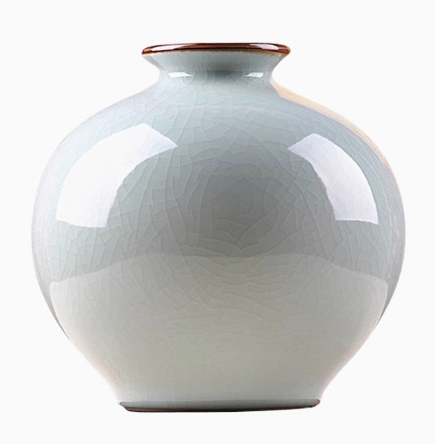 Jingdezhen Ceramic white vase with wider kiss opening