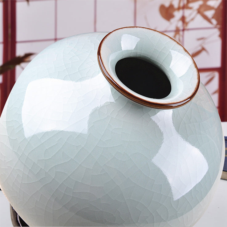 Jingdezhen Ceramic white vase with wider kiss opening