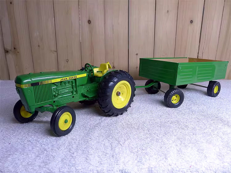 John Deere Die-cast model tractor Ertl 1-16