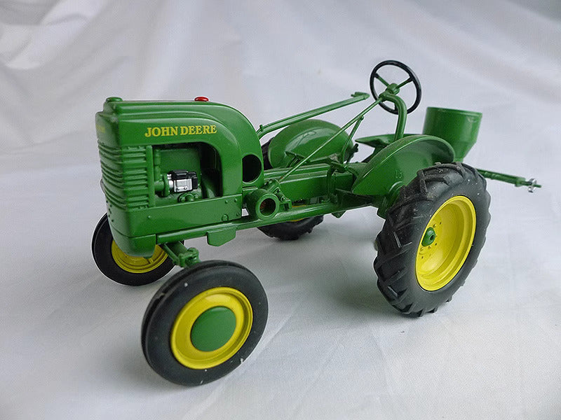 John Deere LA Die-cast model tractor Ertl 1-16