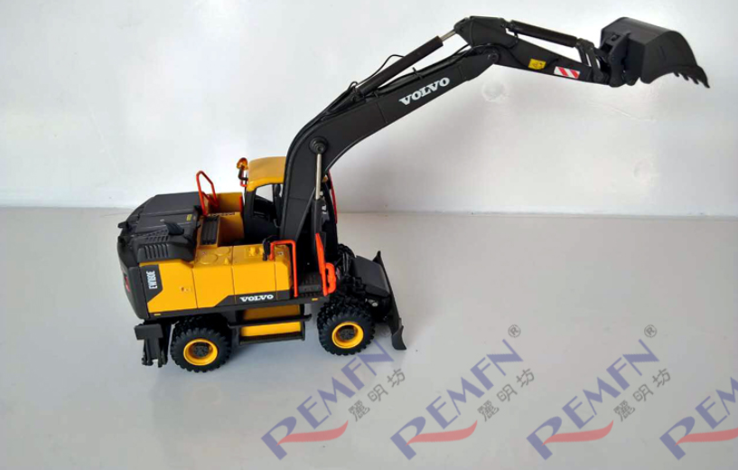 Motorart Volvo EW180E Wheel Excavator alloy truck model