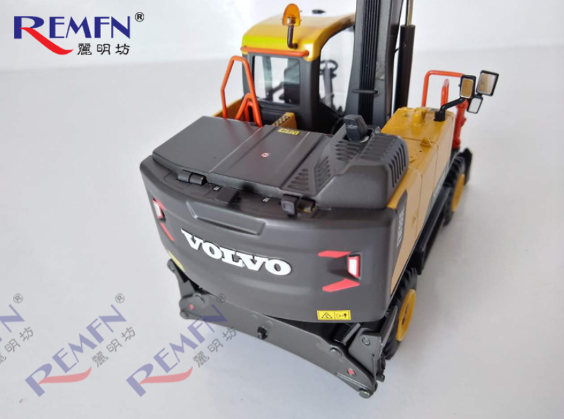 Motorart Volvo EW180E Wheel Excavator alloy truck model