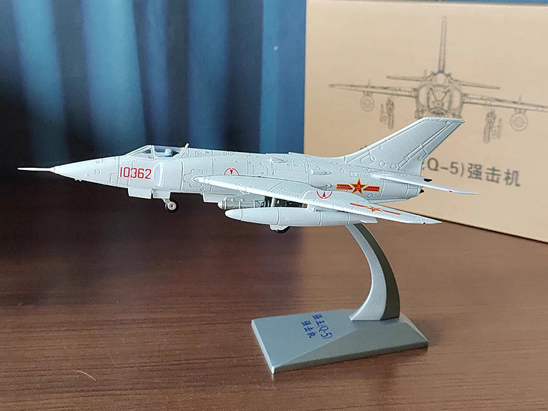 Strong 5 Q5 fighter vintage aircraft simulation alloy model